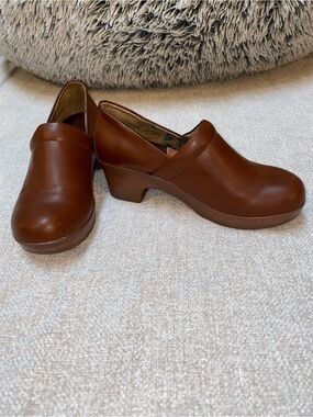 b.o.c. Born Concept Jaylin Brown Leather Comfort Clogs Mules Size 7.5